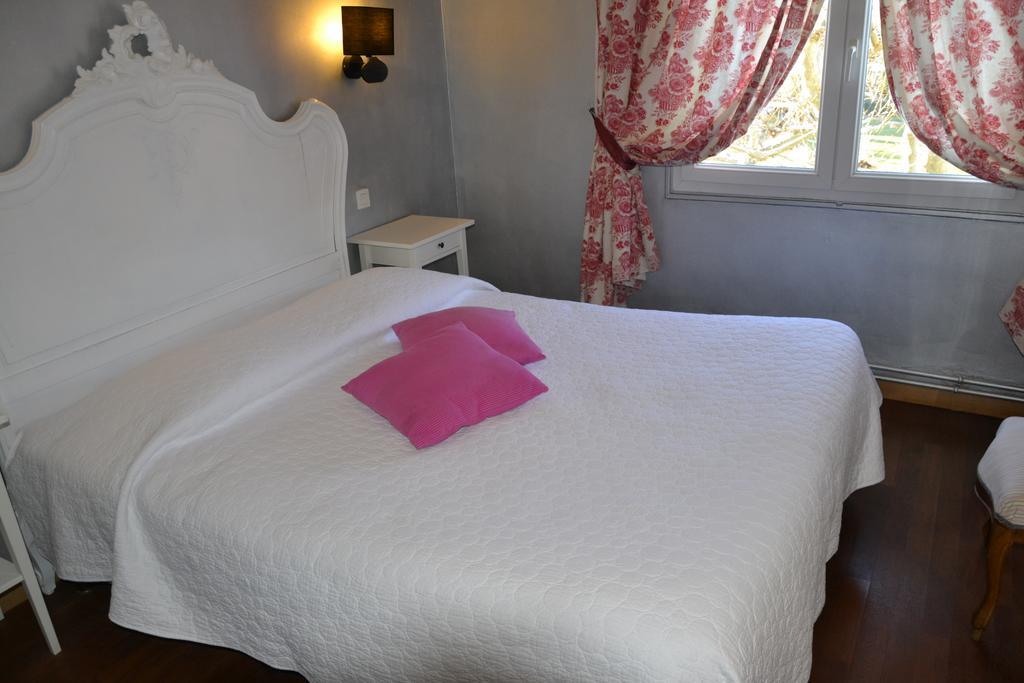 Hotellerie De L'Esplanade Rians  Pokoj fotografie